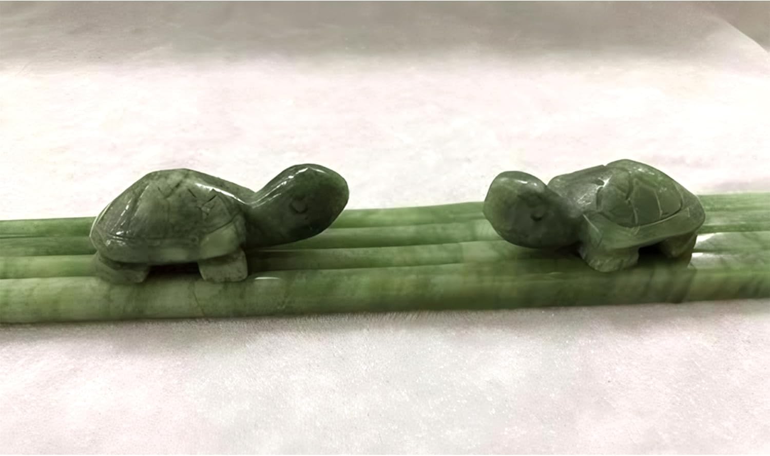Natural Jade Chopsticks Reusable: Decorative Jade Stone Turtle Chopstick Holder, Green Chinese Chopsticks Set, Dishwasher safe