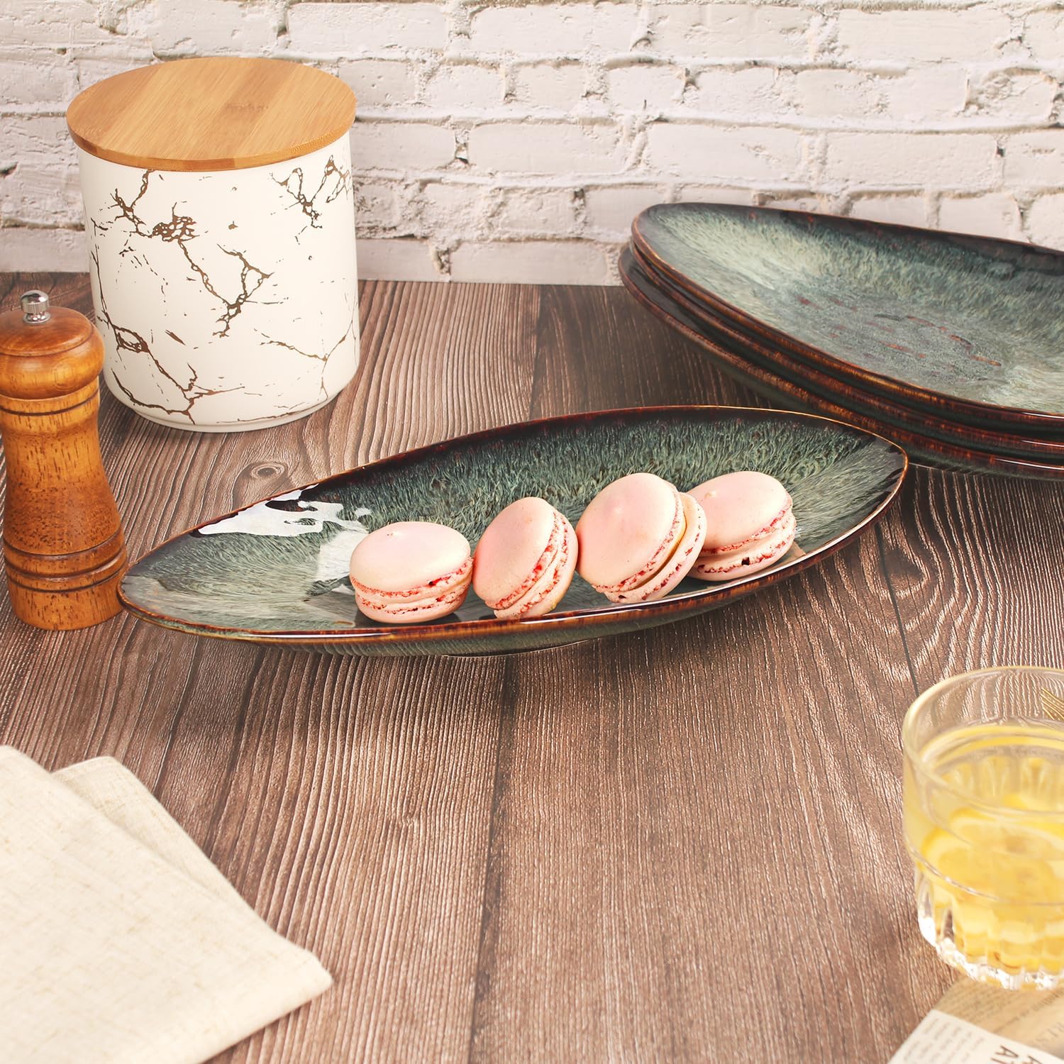 Ceramic Dinner Plates Set of 4, for Bread, Pasta, Salad, sushi - Microwave, Oven and Dishwasher Safe, Scratch Resistant durable Black reactive glaze